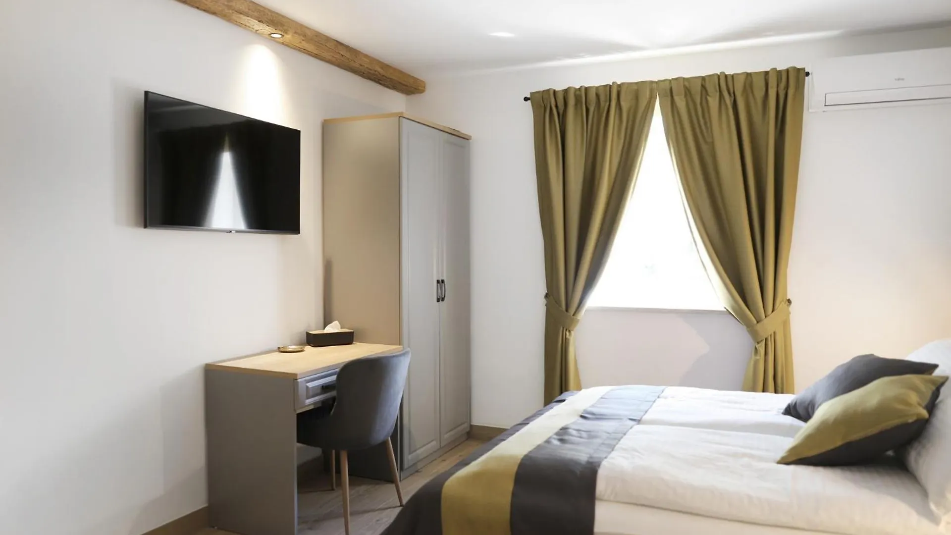 Villa Oliveti Malinska 0*,  Croatia